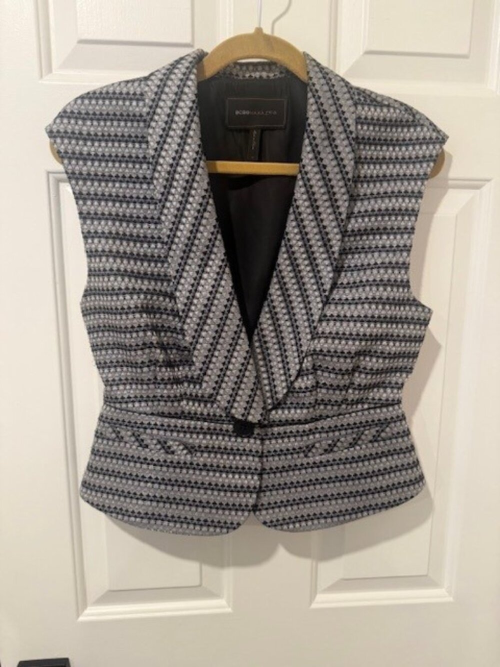 Small BCBG Maxazria Fitted Geometric Print Sleeveless Vest